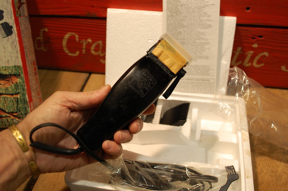 Andis Endurance Clippers Adjustable Blade Ear Trimmer