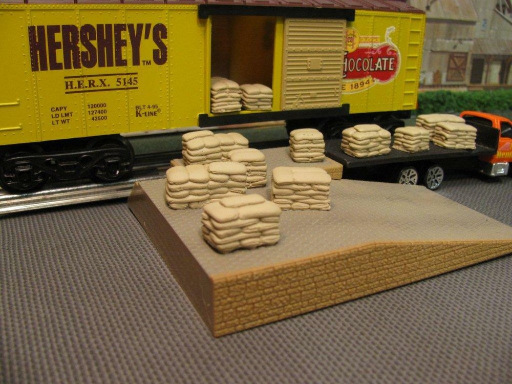 O/O27 Scale Feed / Grain Sacks  - Scenery Accessories