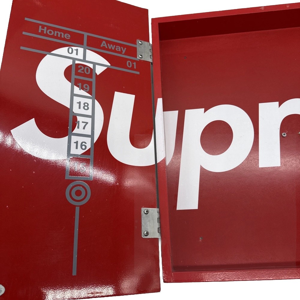 Supreme x Winmau Dartboard Set