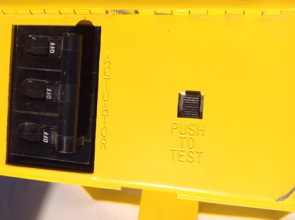 Hubbell Power Distribution Unit SGFI-3PN (Used)