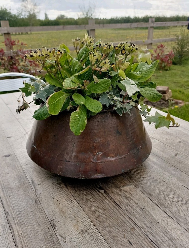 Antique hand hammered copper planter / cauldron 16" diameter