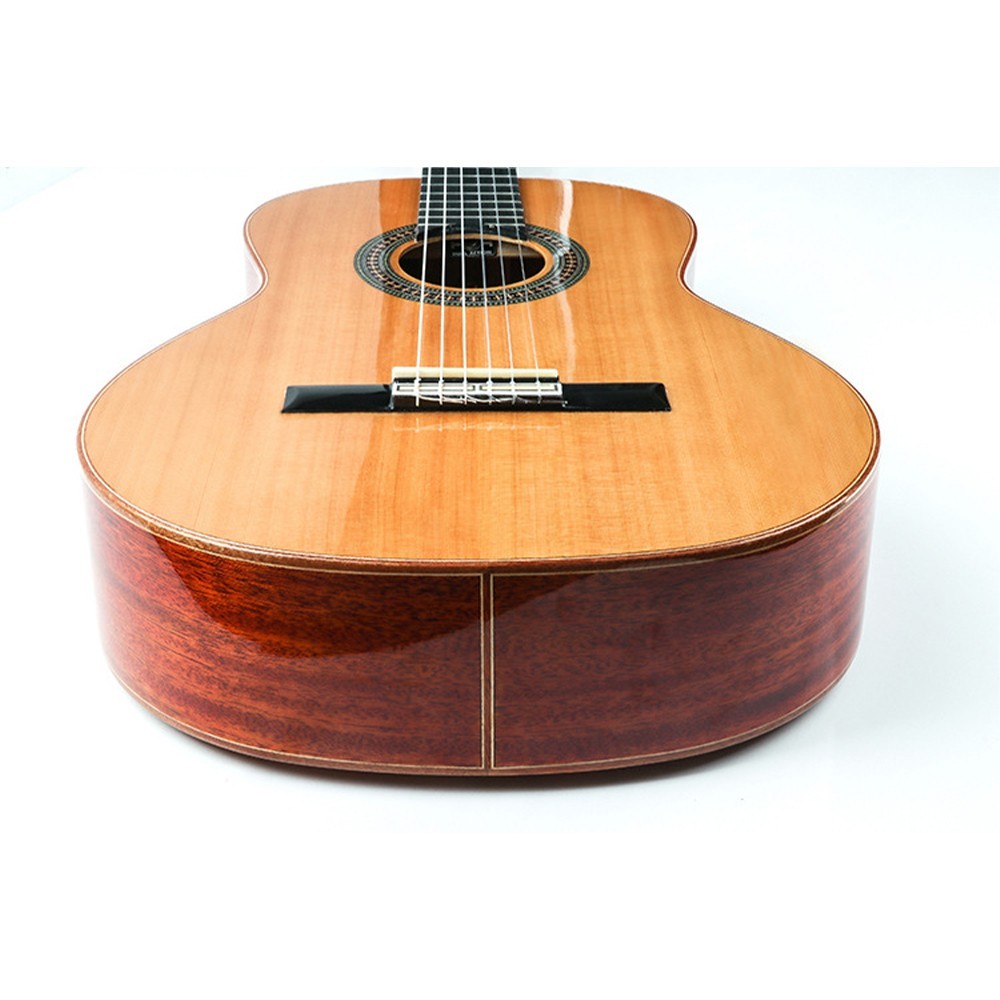 All-Solid Classical Guitar with Solid Spruce Top,Equipped High-Quality Strings.