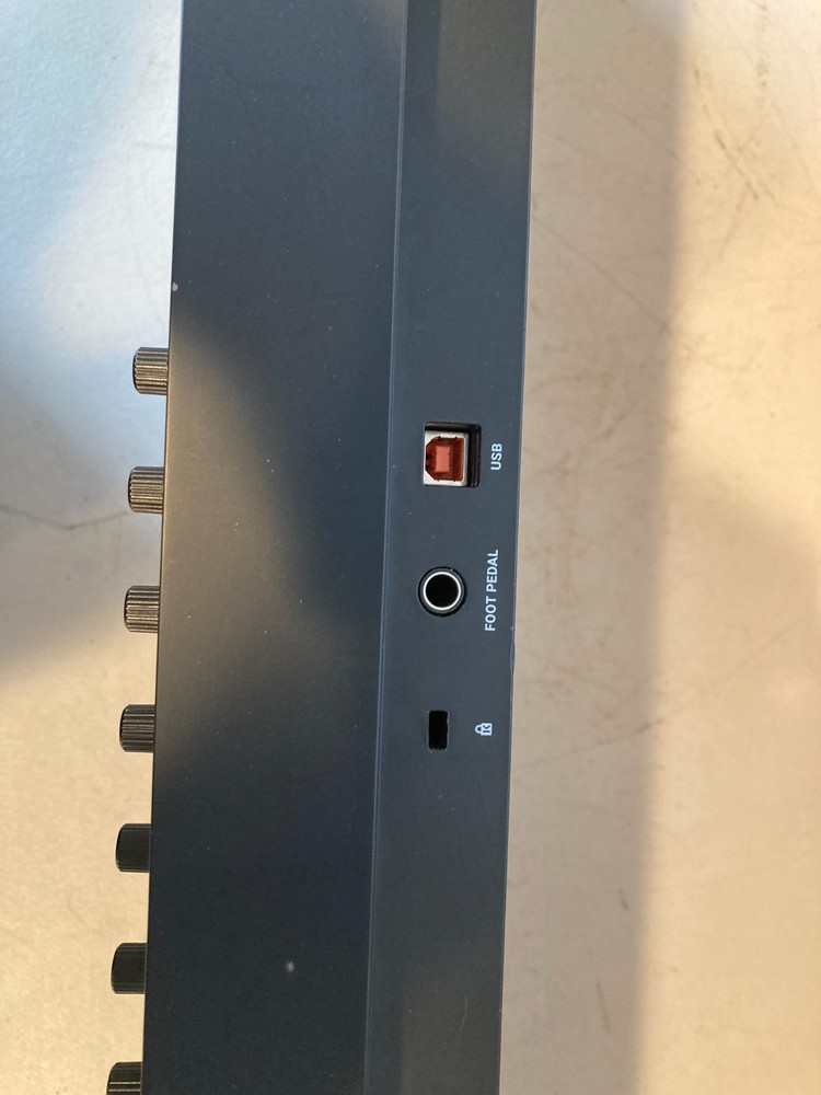 KOMPLETE KONTROL A49 MIDI CONTROLLER