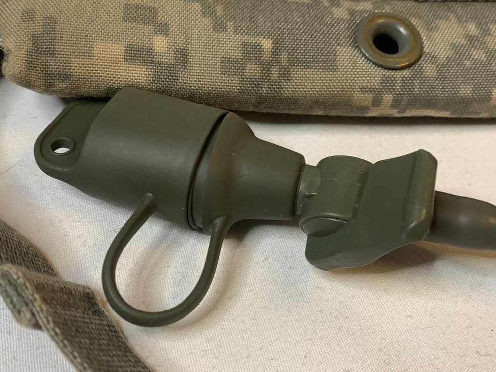MOLLE II Carrier Hydration System Hydromax w/ Bladder Digital Camo Camelbak