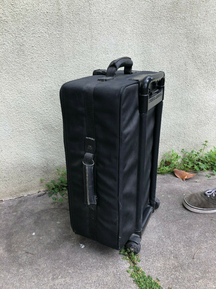 3M MP8020 multimedia tabletop lcd video display projector w/case &xtras