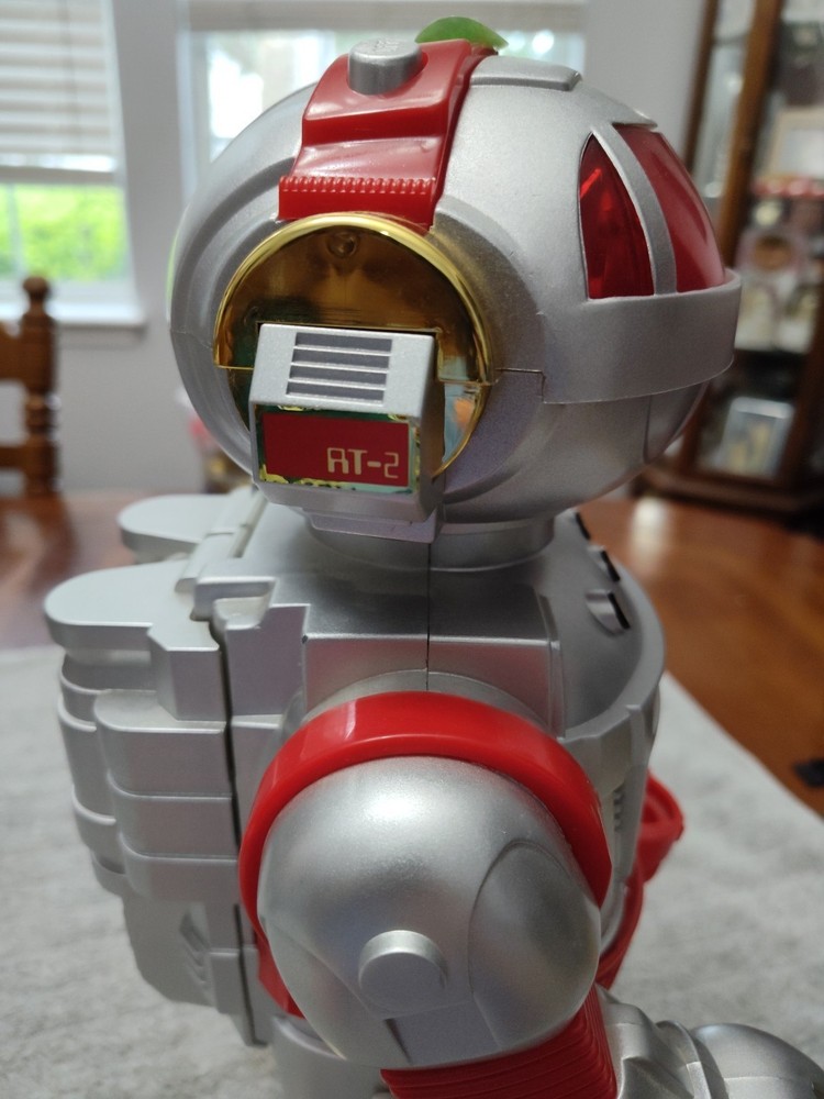 1986 New Bright TOBY ROBOT TALKING WALKING OUTER SPACE TOY Untested Excellent