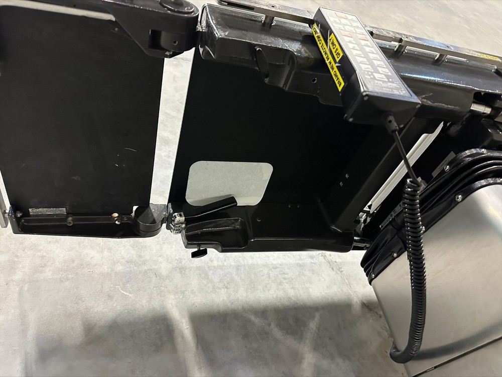 STERIS AMSCO 3085 SP Surgical Operating Table
