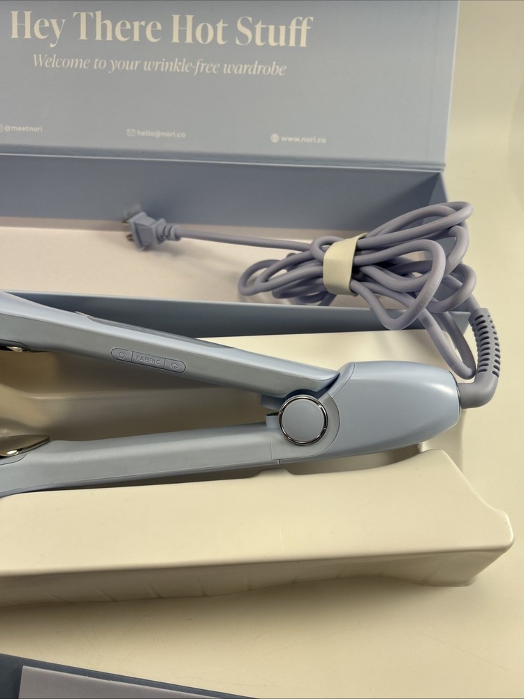 NORI Press Steam Iron Light Blue