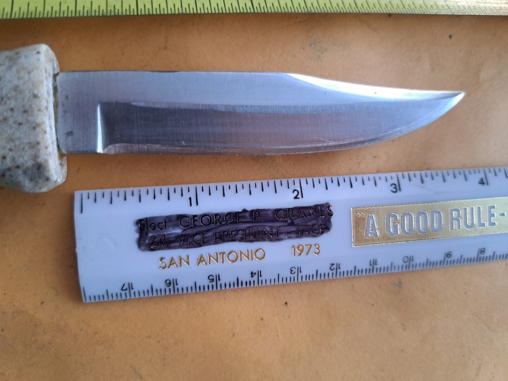 NICE Small Hunting Knife. Small Game. Corian? Handle