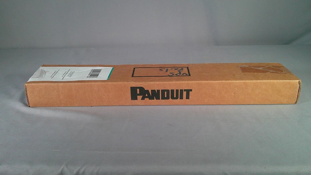 PANDUIT PATCHLINK   CABLE MANAGER 19" FRONT ONLY ** NEW **
