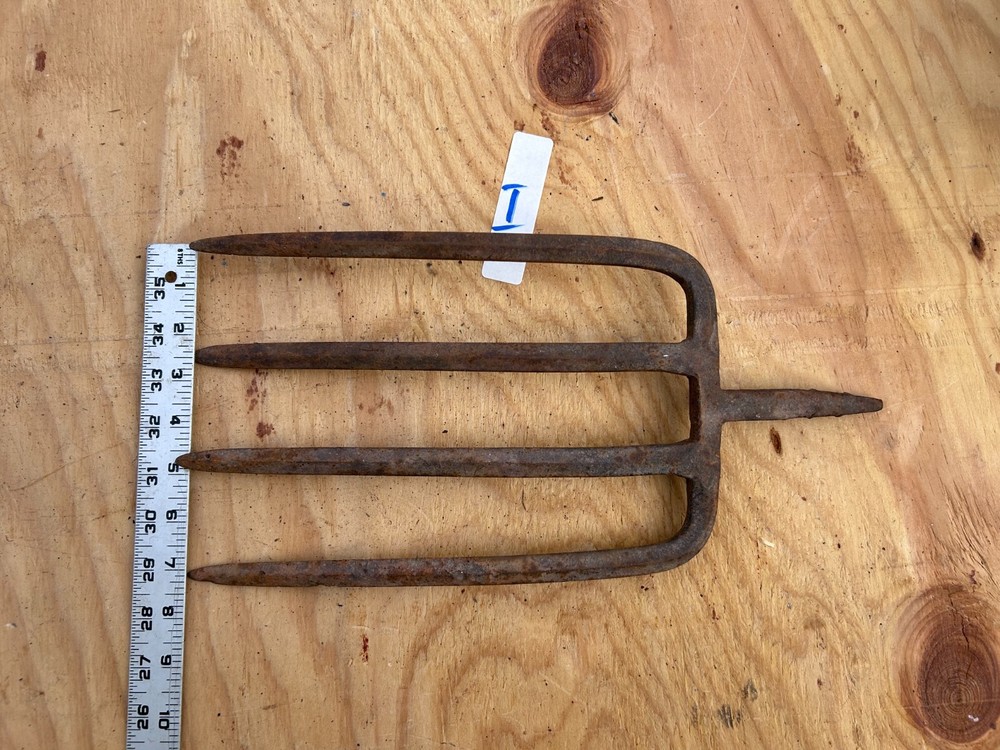 Fork Rake Head 4 Thines Rusty Rustic no handle Original Vintage Primitive Metal