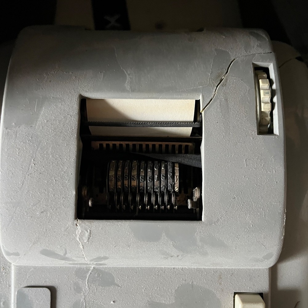 Vintage Remington Adding Machine Model Number 102 - crack
