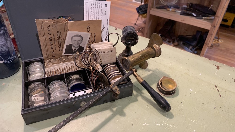 F.A HARDY Co. OPTICIAN set