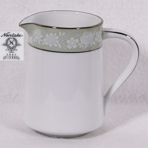 Noritake Vienne #6885 Creamer (3 3/4")