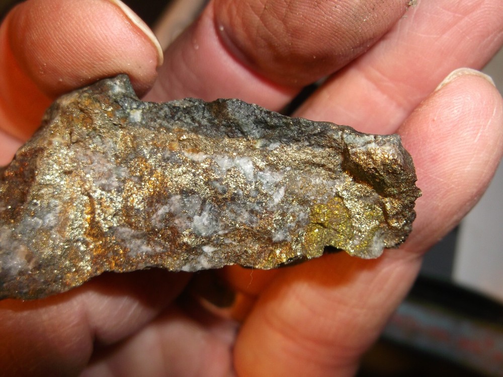 gold silver copper ore, 65 grams samples ,ore high grade .this is not