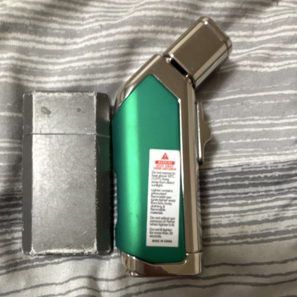 Ronson Silver Collectible Rectangular Design Lighter Classic Silver Tone Gift