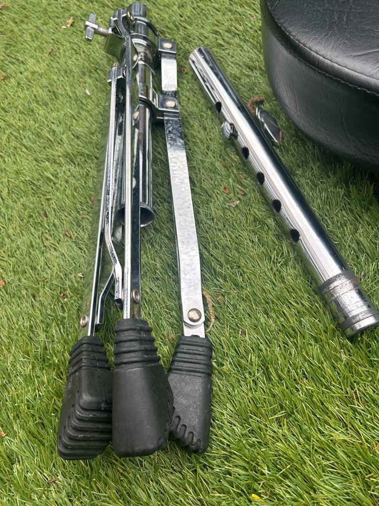 YAMAHA Drum Stool Throne / Height Adjustable / Padded Seat