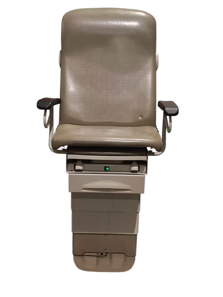 Midmark 223 Power Exam Table