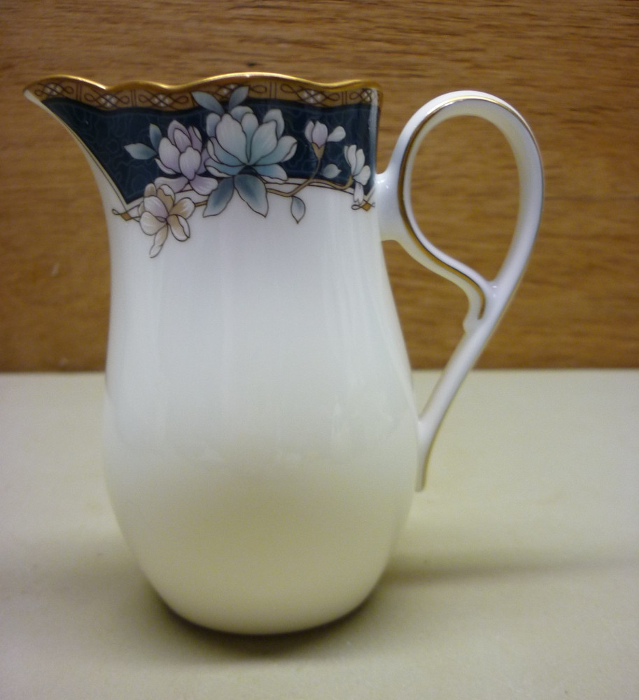 Noritake Sandhurst Creamer
