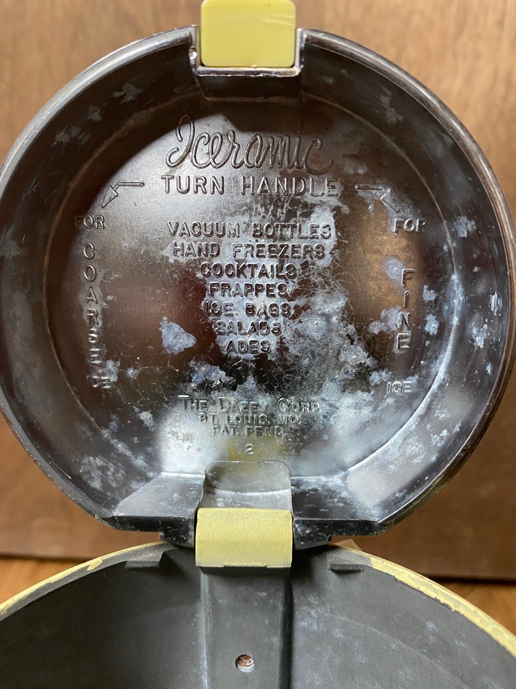 Dazey Retro Ice Crusher Yellow Rocket Iceramic 1950’s