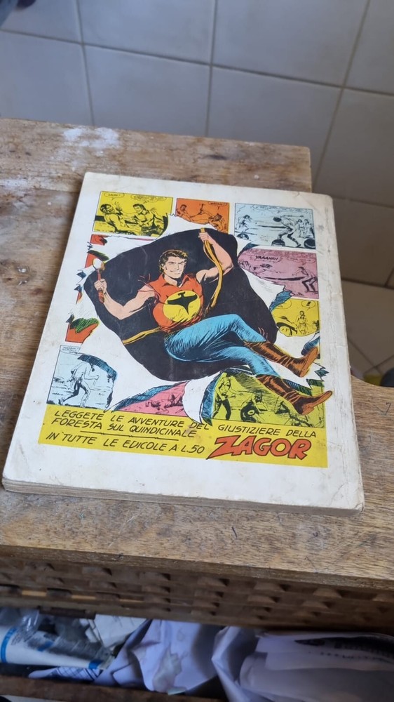 TEX PINNED AUT. 2926 No. 5 GOOD/GREAT CONDITION