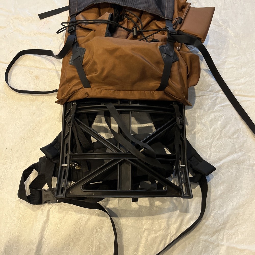 Camp Trails External Frame Hiking Backpack Size M Adjustable Black and Tan