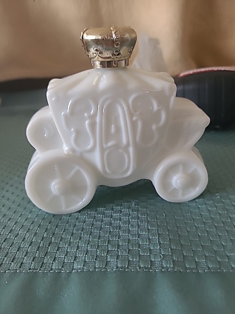 VINTAGE WHITE GLASD CARRIAGE CONTAINER (BIN YY)