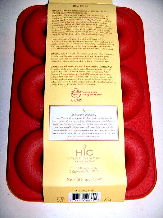 Mrs. Anderson’s Baking Silicone Donut Pan makes 6 donuts