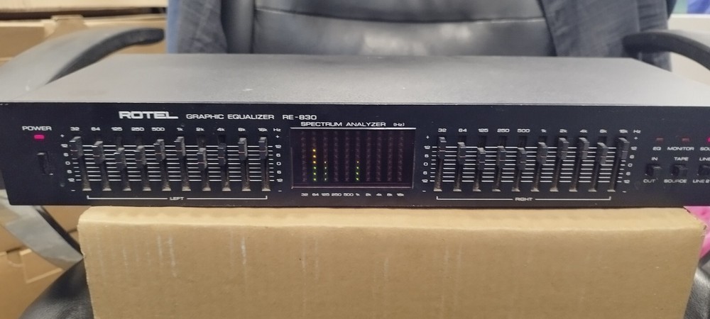 ROTEL EQUALIZER RE 830 SPECTRUM ANALYZER VINTAGE TESTED