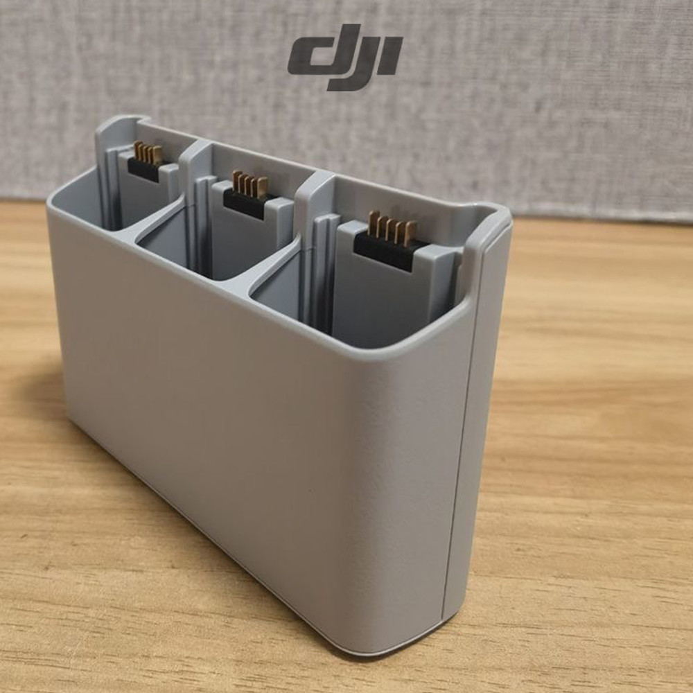 DJI Neo Two-Way Charging Hub – Sequential Battery Charging & Power Bank
