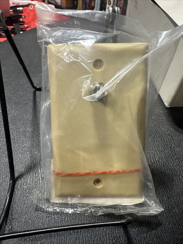 Channel Master Variable Isolation Wall Tapoff Ivory 75 OHM Output 7318