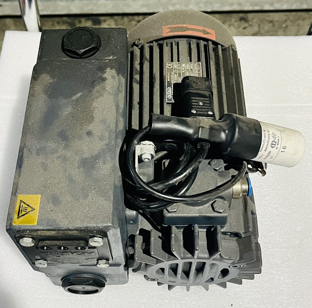 Busch R5 KB 0016 E Rotary Vane Vacuum Pump
