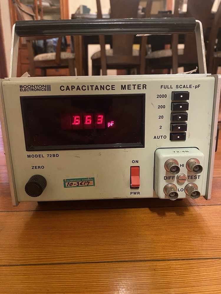 BOONTON ELECTRONICS Capacitance Meter Model 72BD