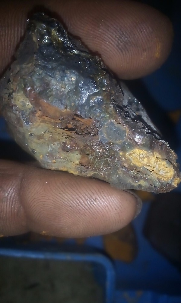 gold ore specimen