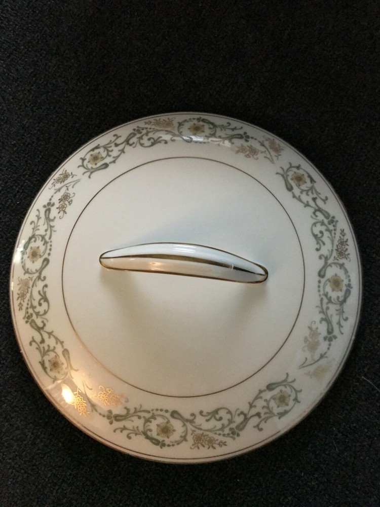 Noritake Creston 6223 covered vegetable round dish