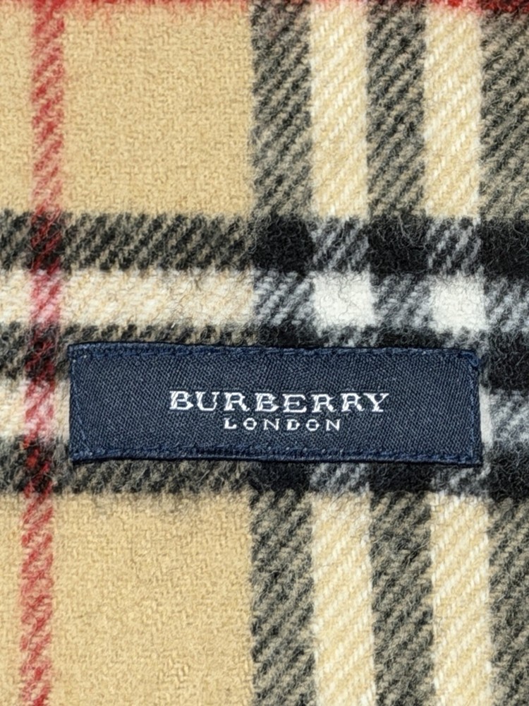 Burberry wool Blanket 66cm X 117cm