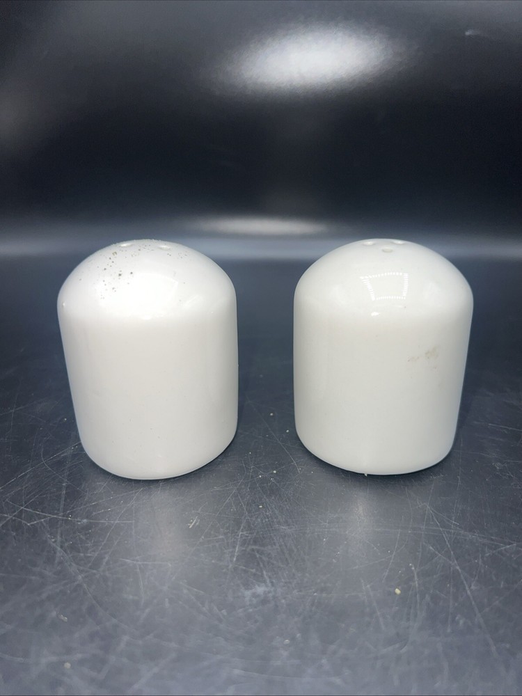 White Snowmen Salt and Pepper Shakers