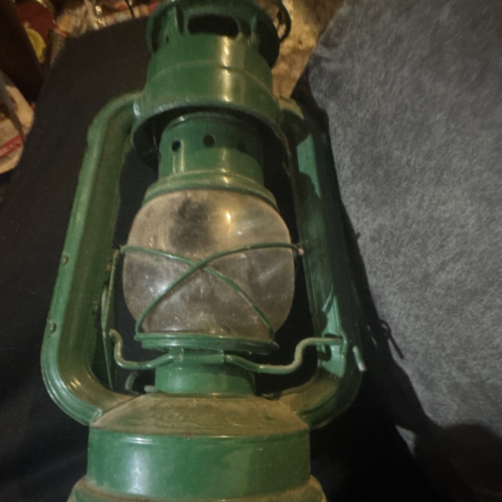 Moonlight Green Mining Lantern and Green Gold Pan