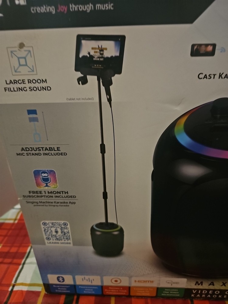 Singing Machine Sing Cast Max, White VIDEO CASTING KARAOKE SYSTEM NEW
