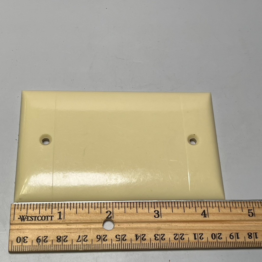 Vintage P&S Art Deco Ivory Plain Bakelite Solid Plate Cover