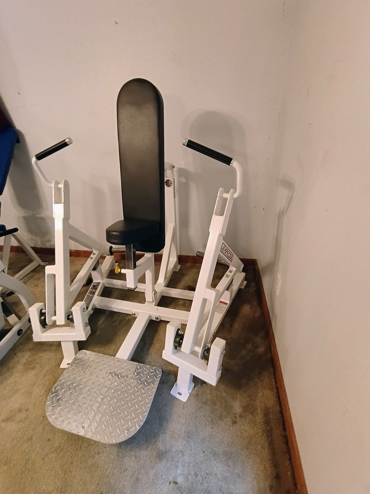 Legend Chest Press (No Shipping)