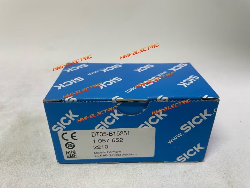 New Sick DT35-B15251 DT35B15251 1057652 Laser distance sensor