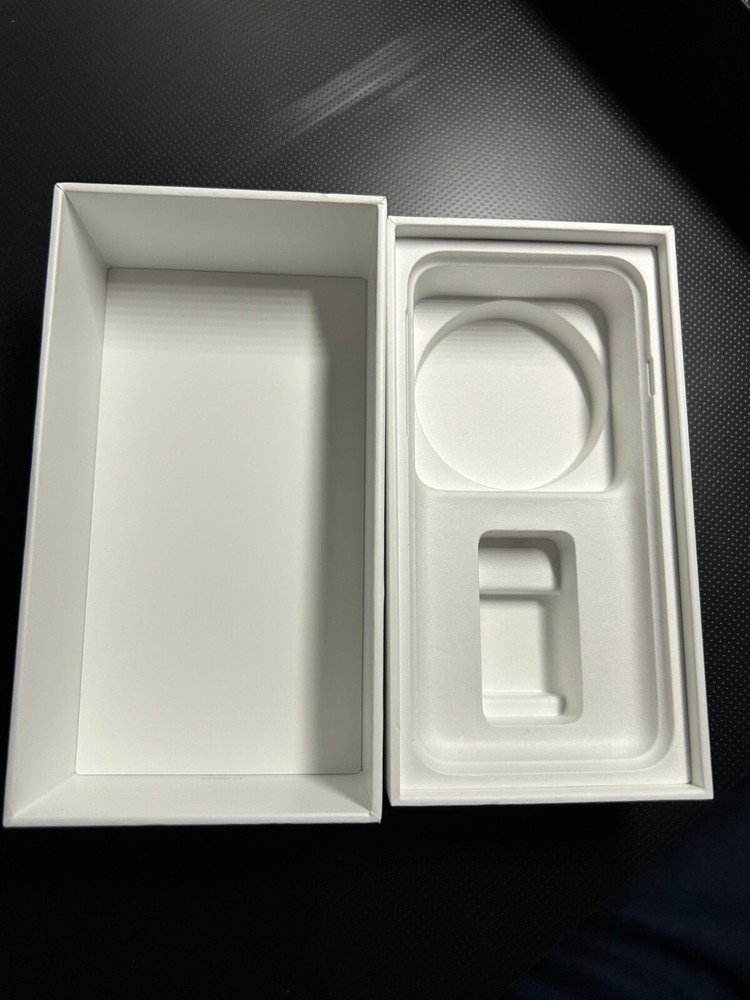iPhone 7 Black 32GB (Box Only) NO PHONE