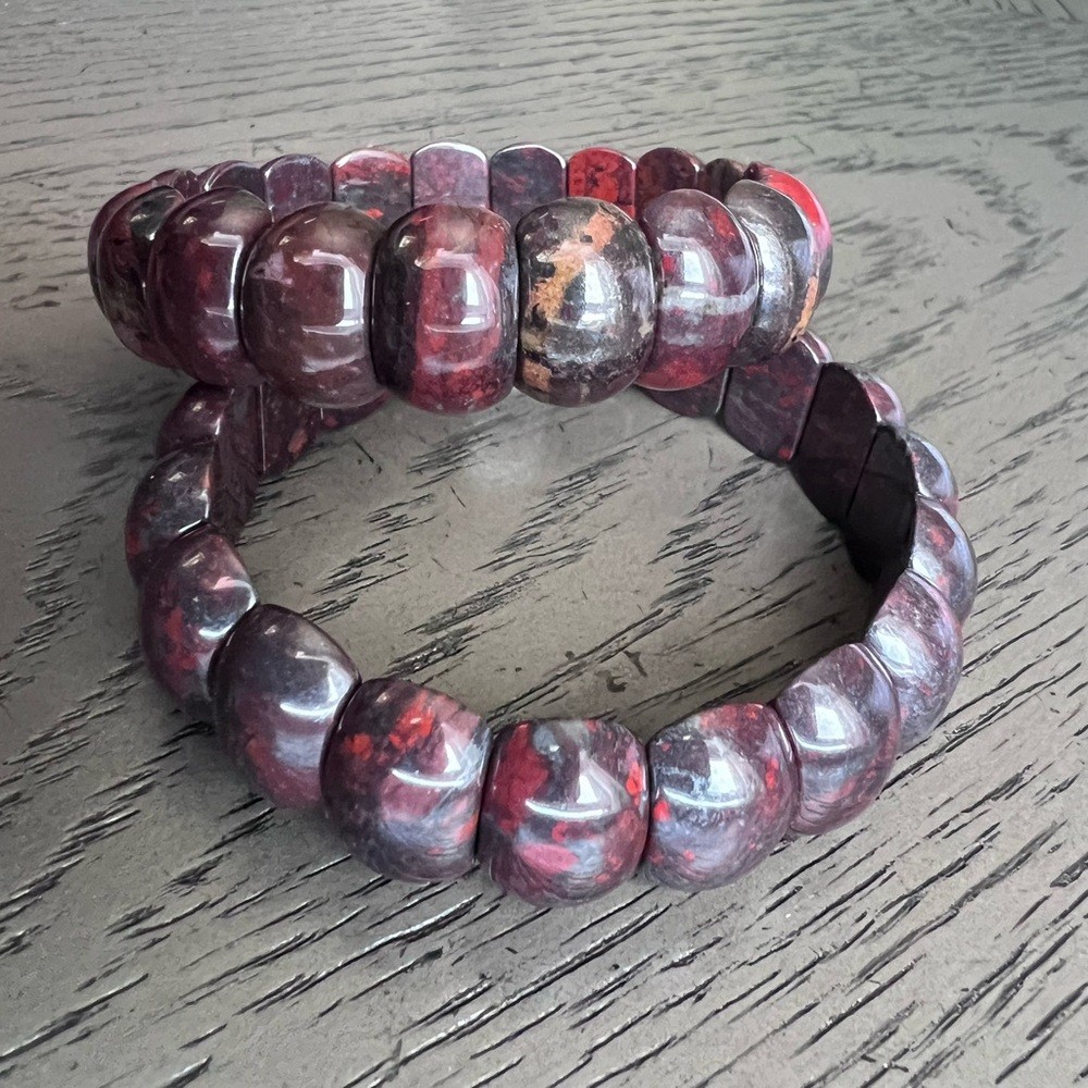 Chicken blood soft bangle 7’ (one)