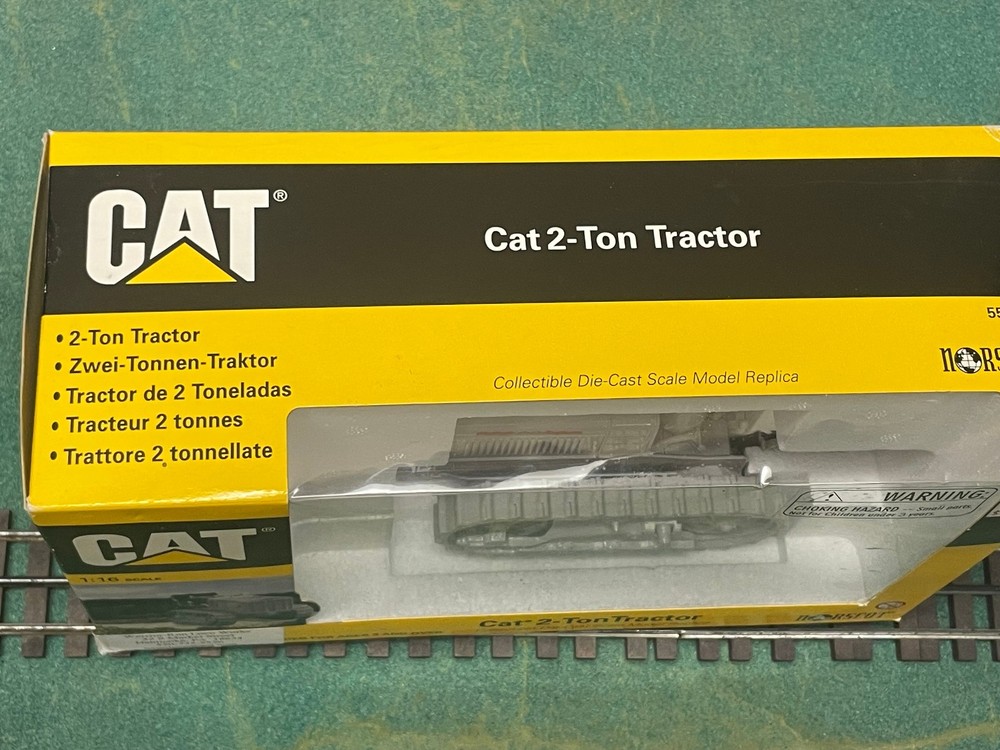 Norscot Caterpillar 2 Ton Track Type Tractor 1:16 Scale