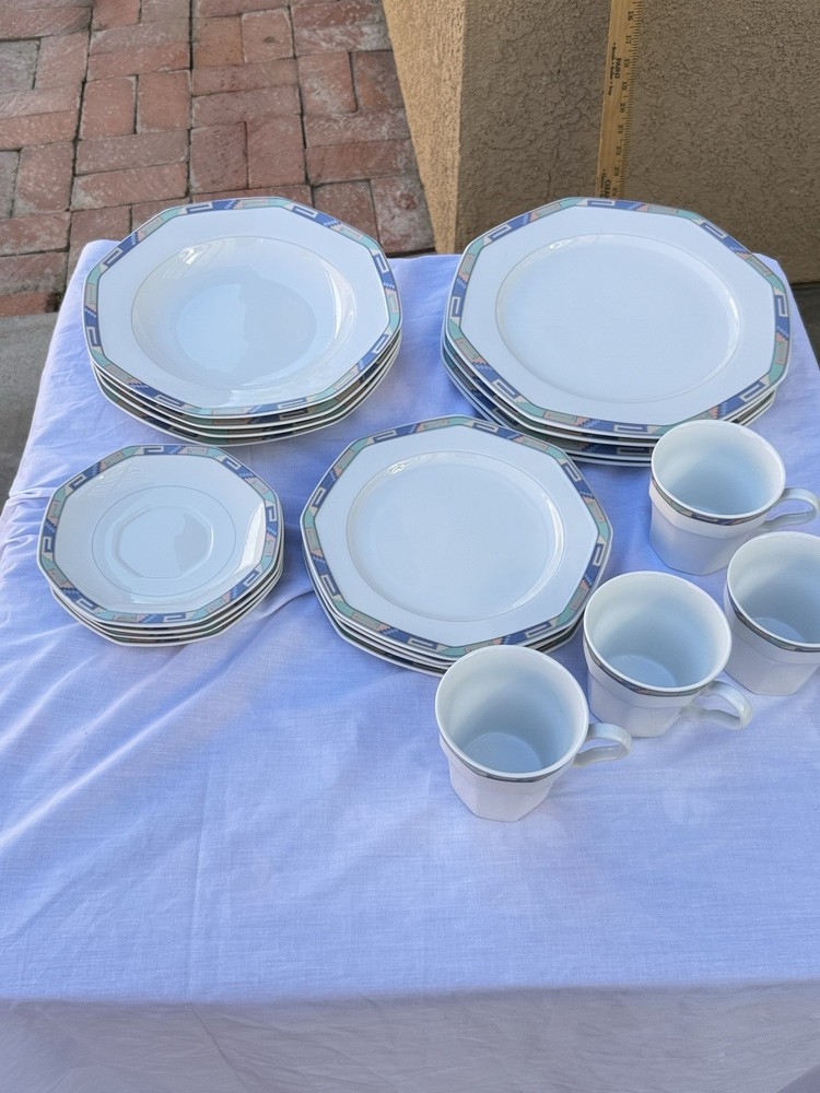 Christopher Stuart Southwest Porcelain Dinnerware Serve 4 (20 pieces )
