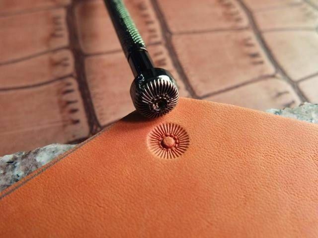 Stainless Steel leather craft flower core Decorative pattern Stamp Tool J504