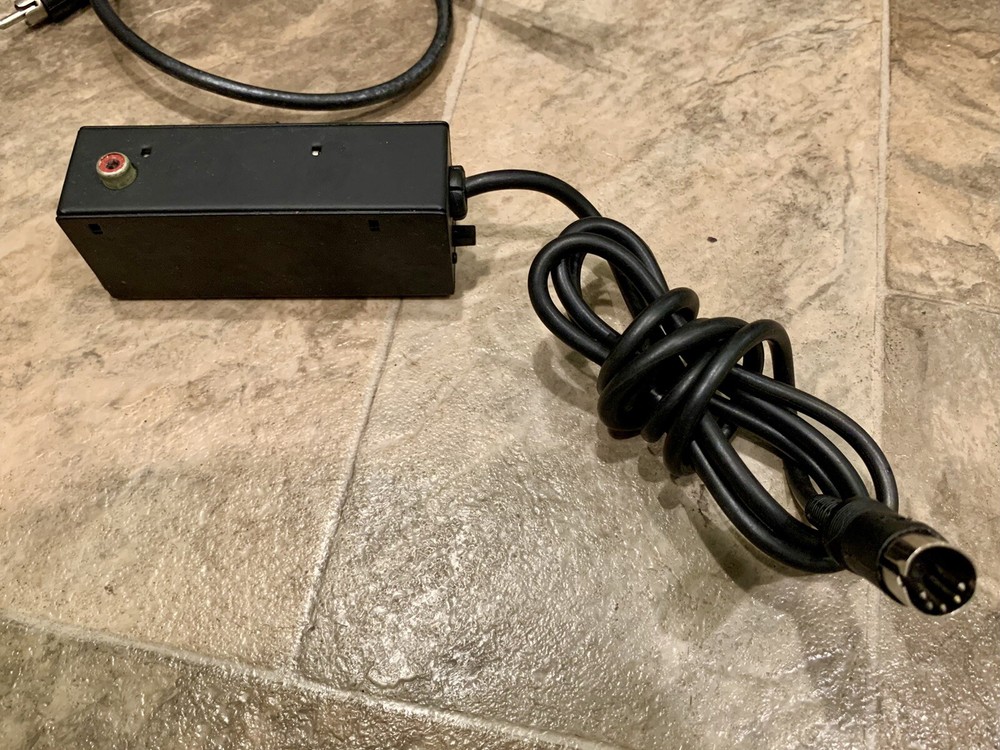 Commodore Vic 20 (Powers On , But Not Tested)