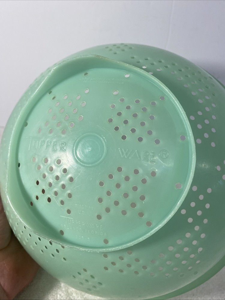 Vintage Tupperware Green Colander #339-2 9”