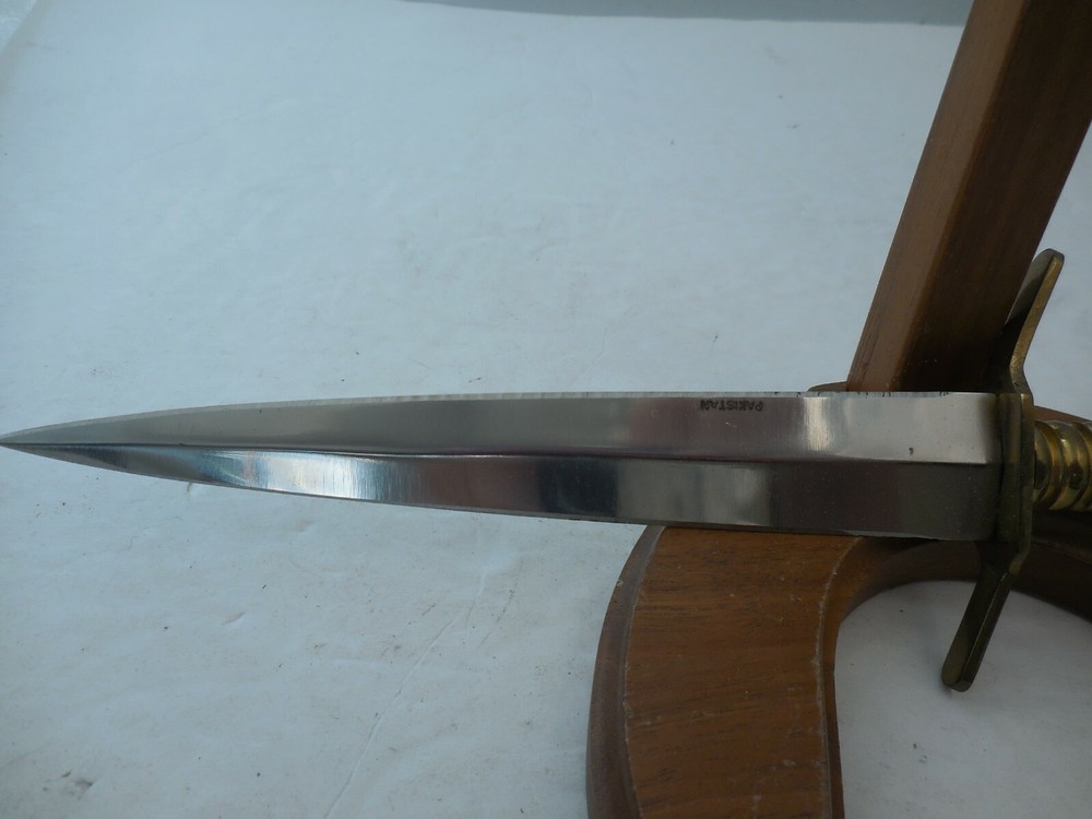 Vintage Dagger With Sheath Excellent Condition